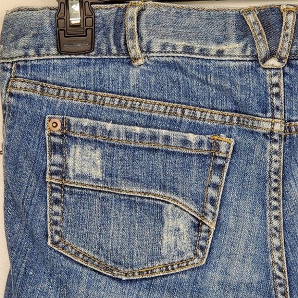 Liz Lange Maternity Medium Light Wash Distressed Jean Maternity Shorts Size XS - Picture 7 of 10